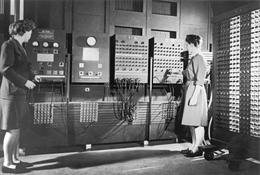 Two_women_operating_ENIAC.jpg